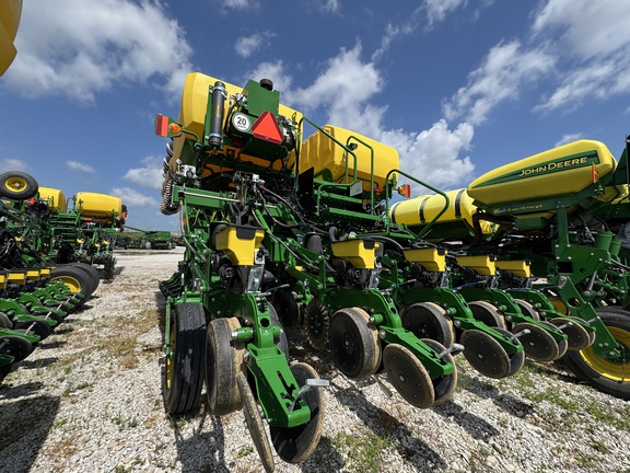 2025 John Deere 1795 Planter