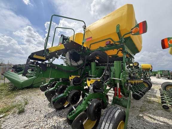 2025 John Deere 1775NT Planter