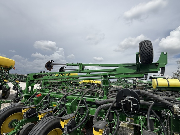 2025 John Deere 1775NT Planter