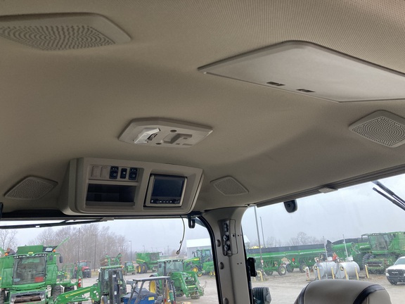 2023 John Deere 8RX 410 Tractor Rubber Track