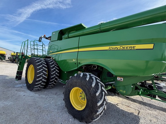2020 John Deere S780 Combine