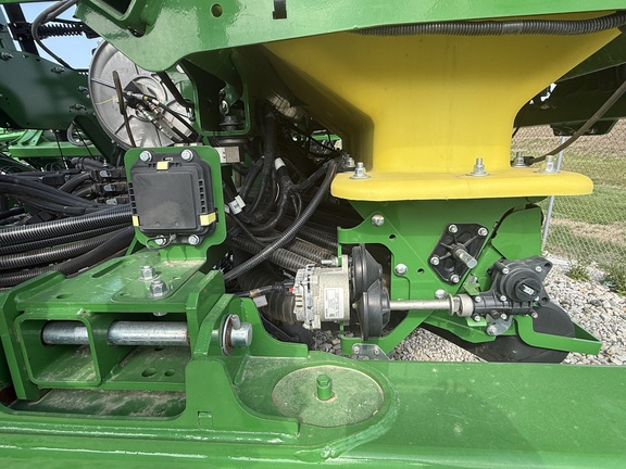 2024 John Deere N536C Air Seeder