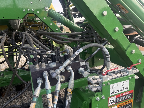 2024 John Deere N536C Air Seeder