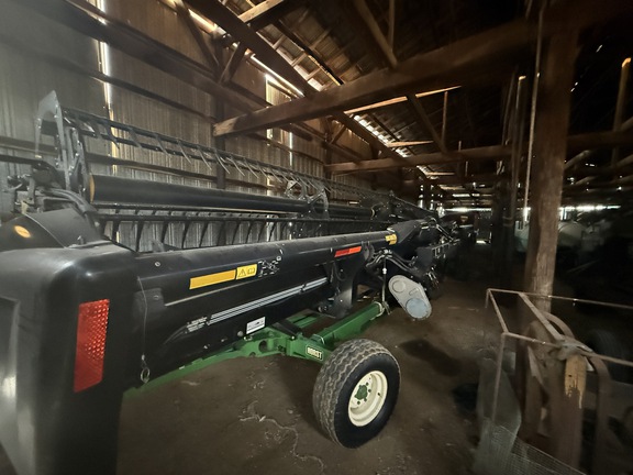 2014 MacDon FD75-35 Header Combine