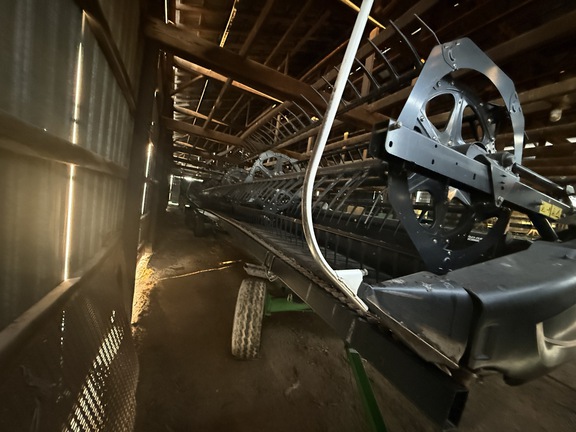 2014 MacDon FD75-35 Header Combine