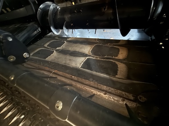 2014 MacDon FD75-35 Header Combine