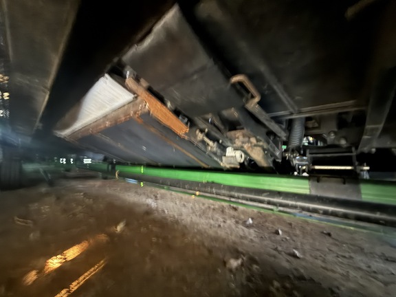 2014 MacDon FD75-35 Header Combine