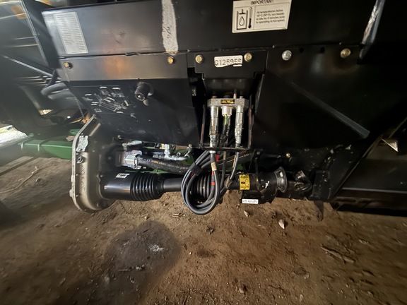 2014 MacDon FD75-35 Header Combine