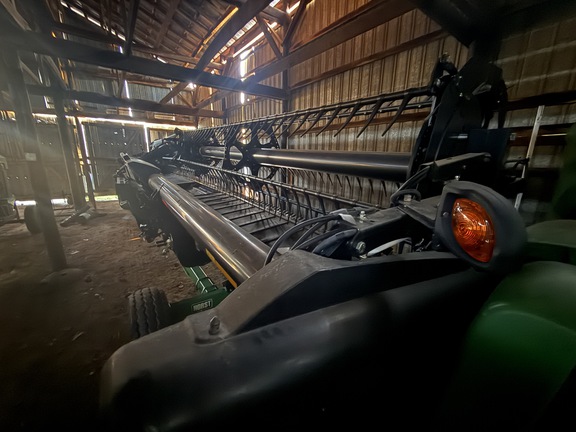 2014 MacDon FD75-35 Header Combine