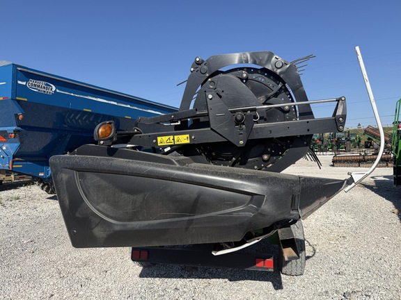 2014 MacDon FD75-35 Header Combine