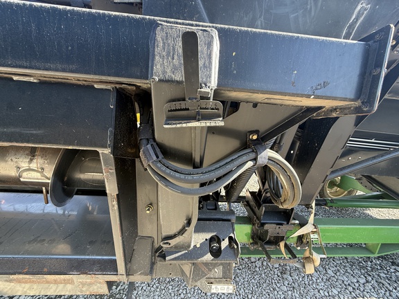 2014 MacDon FD75-35 Header Combine