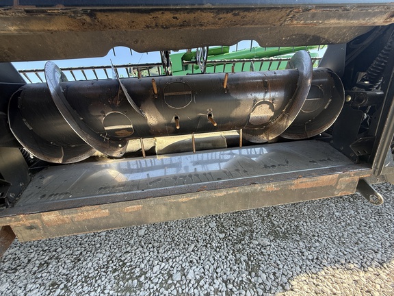 2014 MacDon FD75-35 Header Combine