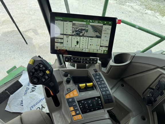 2025 John Deere S7 800 Combine