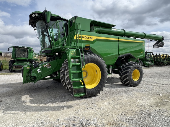 2025 John Deere S7 800 Combine