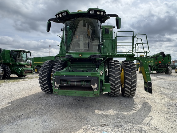 2025 John Deere S7 800 Combine