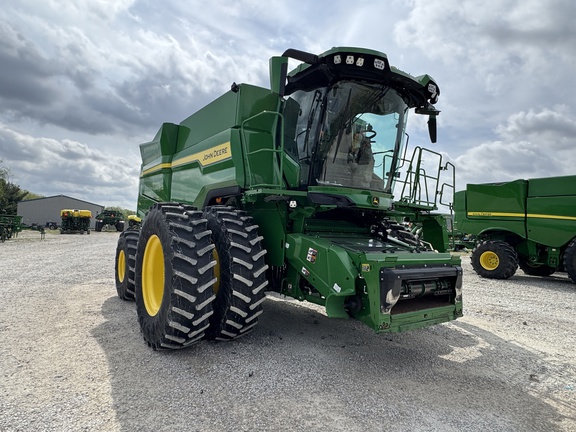 2025 John Deere S7 800 Combine