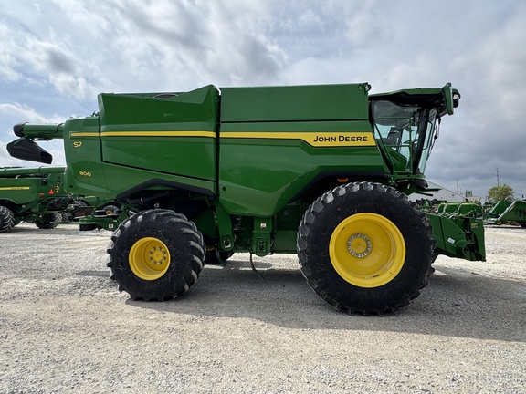 2025 John Deere S7 800 Combine