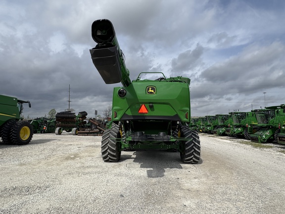 2025 John Deere S7 800 Combine