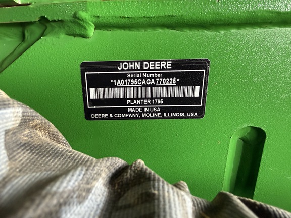 2017 John Deere 1795 Planter