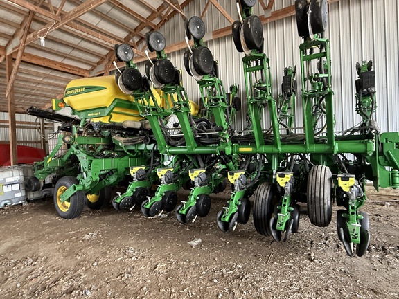 2017 John Deere 1795 Planter