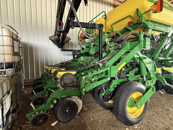 2017 John Deere 1795 Planter