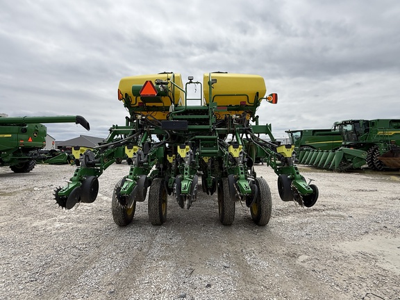2017 John Deere 1795 Planter
