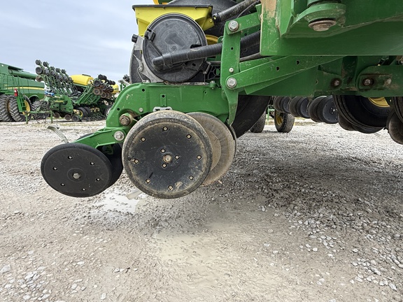 2017 John Deere 1795 Planter