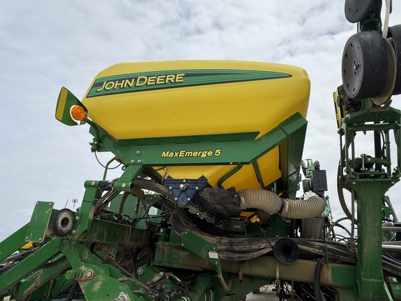 2017 John Deere 1795 Planter