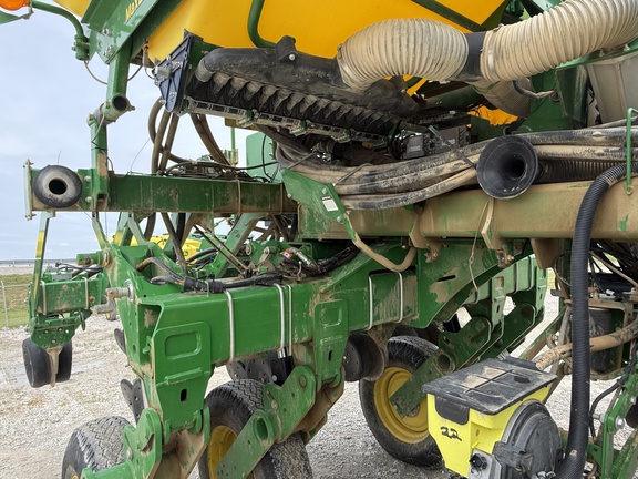 2017 John Deere 1795 Planter