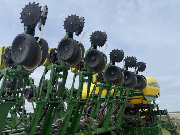 2017 John Deere 1795 Planter