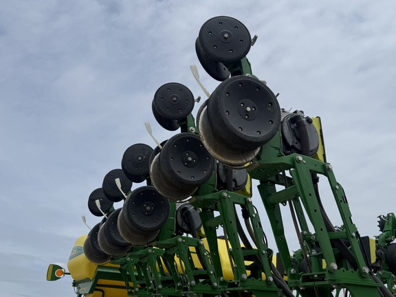 2017 John Deere 1795 Planter
