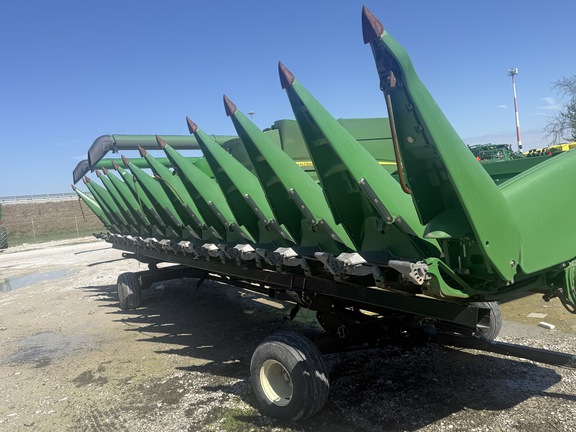 2016 John Deere 612C Header Corn Head