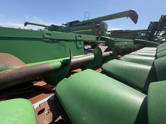 2016 John Deere 612C Header Corn Head