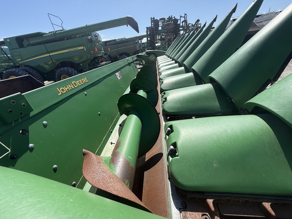 2016 John Deere 612C Header Corn Head