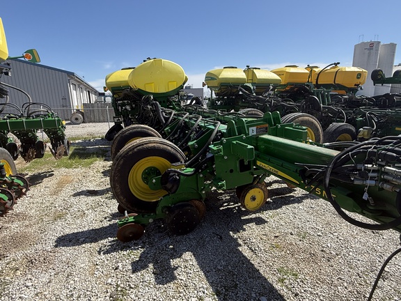 2019 John Deere 1775NT Planter