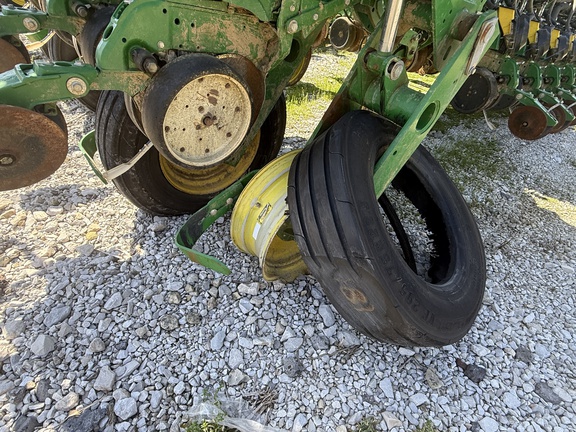 2019 John Deere 1775NT Planter