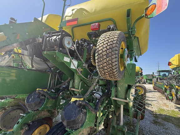 2019 John Deere 1775NT Planter