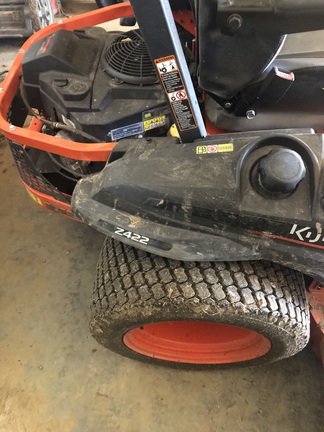 2020 Kubota Z422KWT Mower/Zero Turn