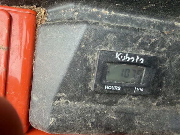 2022 Kubota Z422KWT Mower/Zero Turn