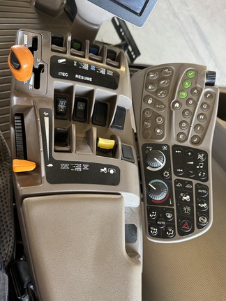 2013 John Deere 8360R Tractor