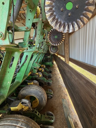 2004 John Deere 1790 Planter