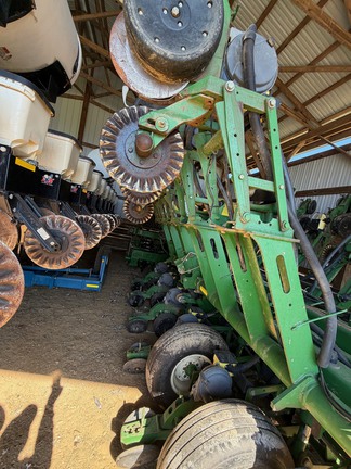 2004 John Deere 1790 Planter