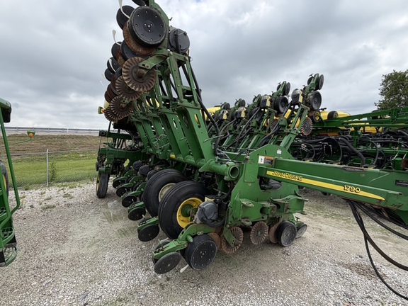 2004 John Deere 1790 Planter