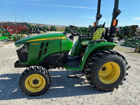 2018 John Deere 3025E Tractor Compact