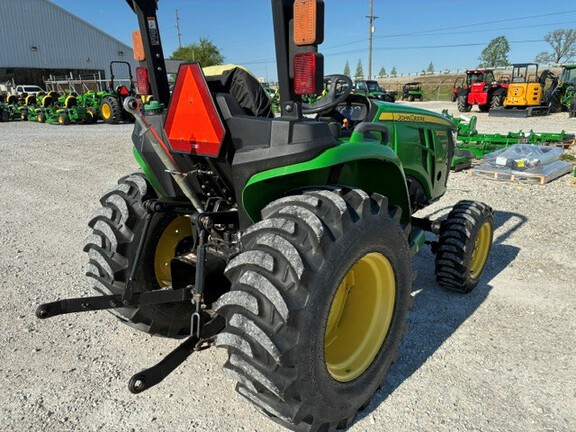 2018 John Deere 3025E Tractor Compact