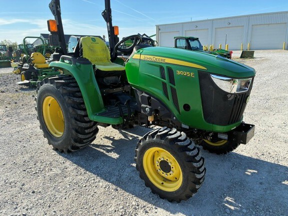 2018 John Deere 3025E Tractor Compact