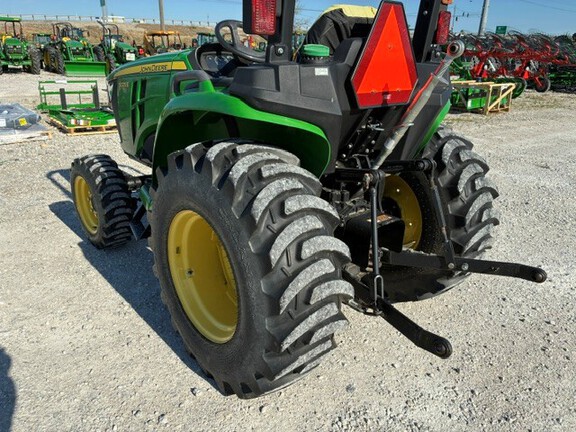 2018 John Deere 3025E Tractor Compact