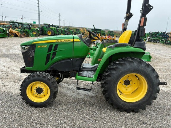 2018 John Deere 3025E Tractor Compact