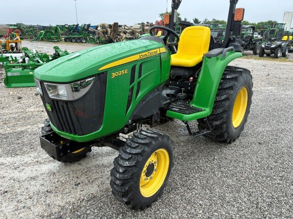 2018 John Deere 3025E Tractor Compact