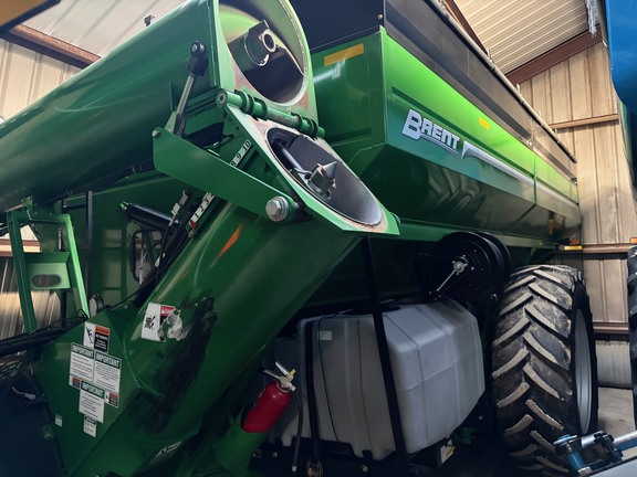 2019 Brent 1196 Grain Cart